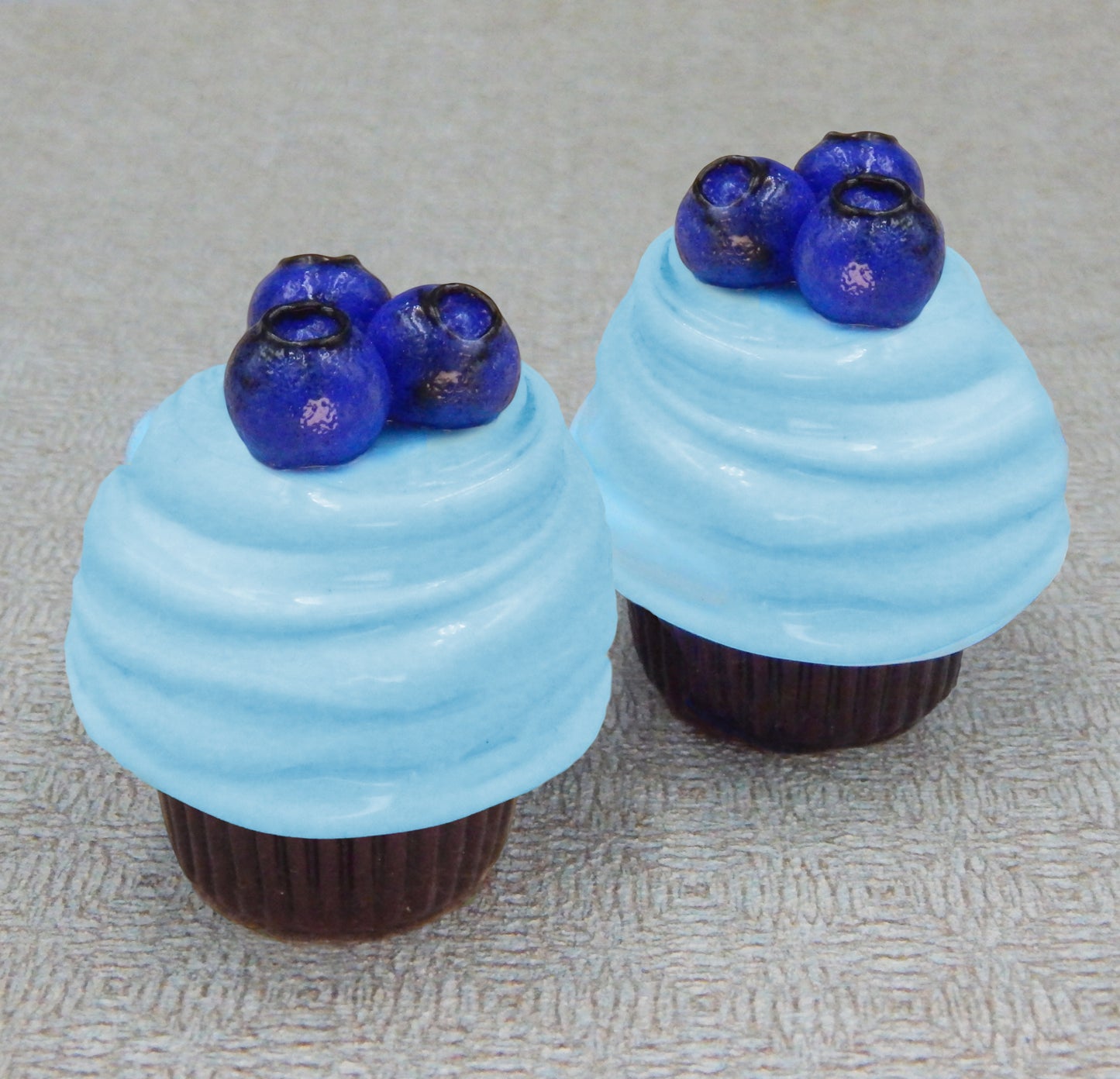 Blueberry Mini Cupcake Truffle (27-255CB)