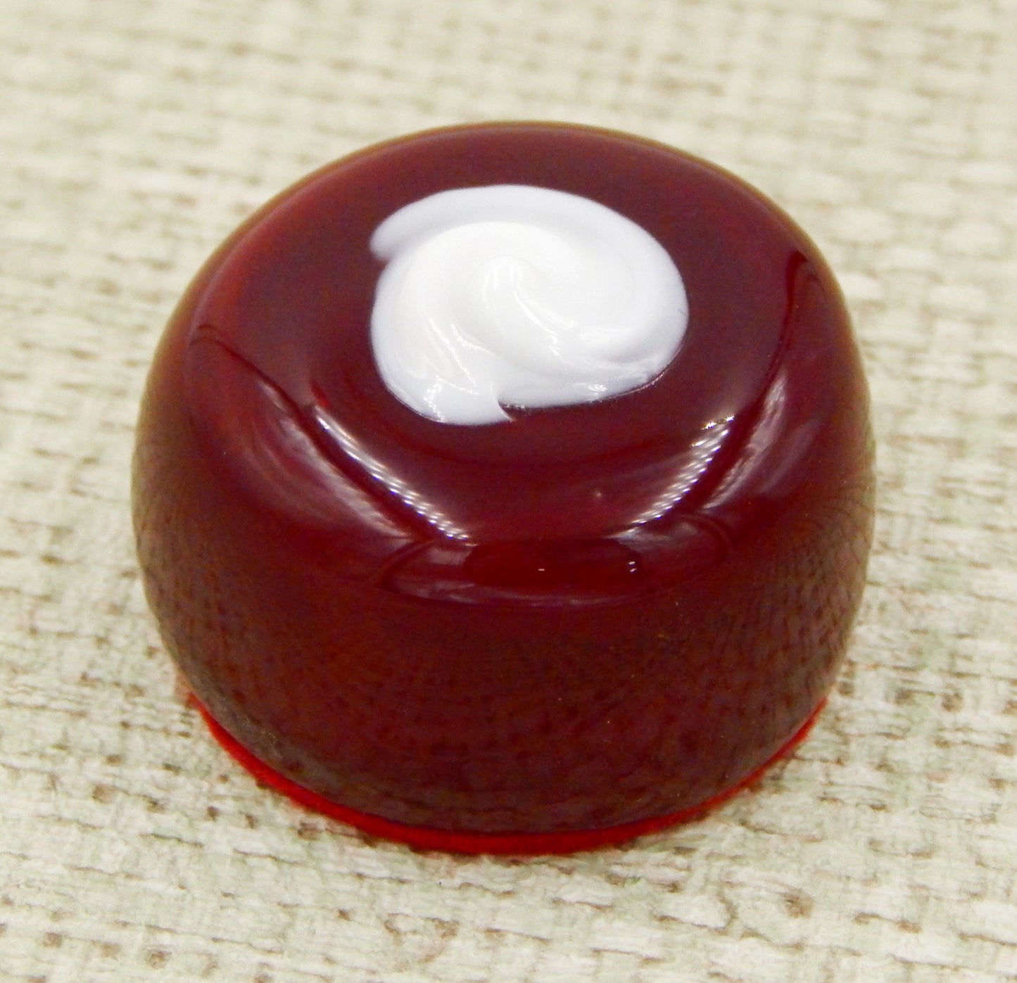Cherry Treat with White Chocolate Dollop (11-081HW)