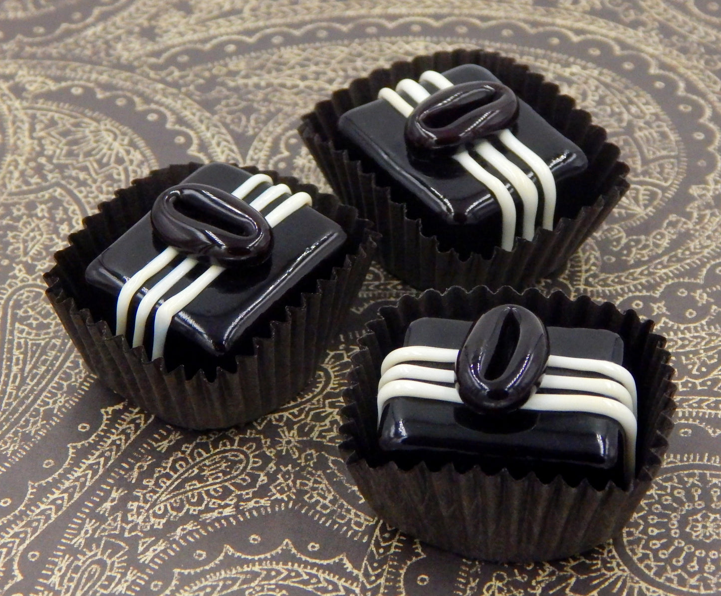 Chocolate Treat with Coffee Bean (12-028+)