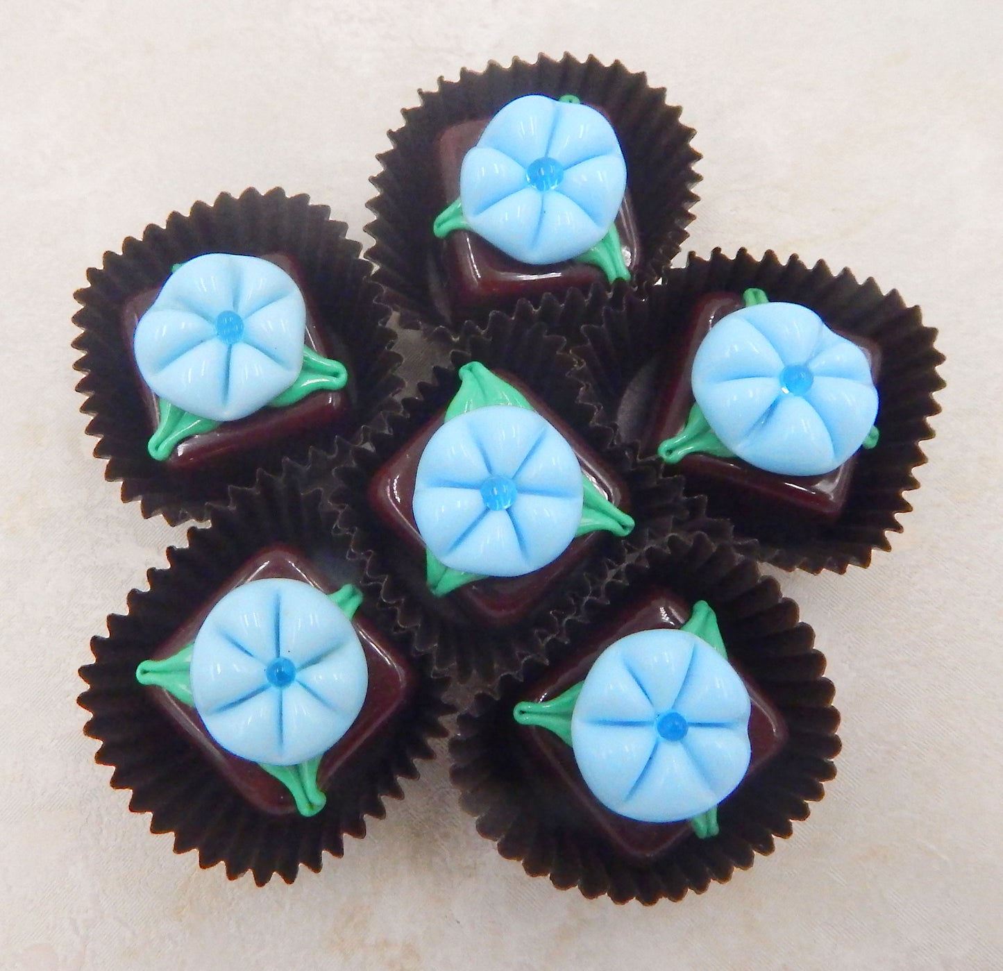 Chocolate Cube with Berry Blue Flower (15-024CBB)