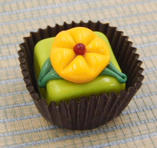 Pistachio Cube with Mango Flower (15-024PGH)
