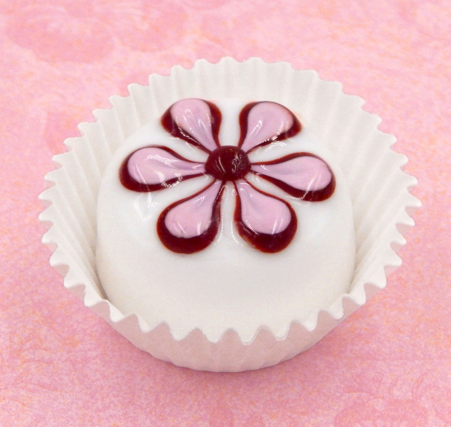 White Chocolate with Pansy Design (15-032WHS)