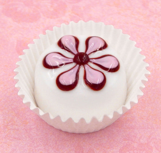 White Chocolate with Pansy Design (15-032WHS)