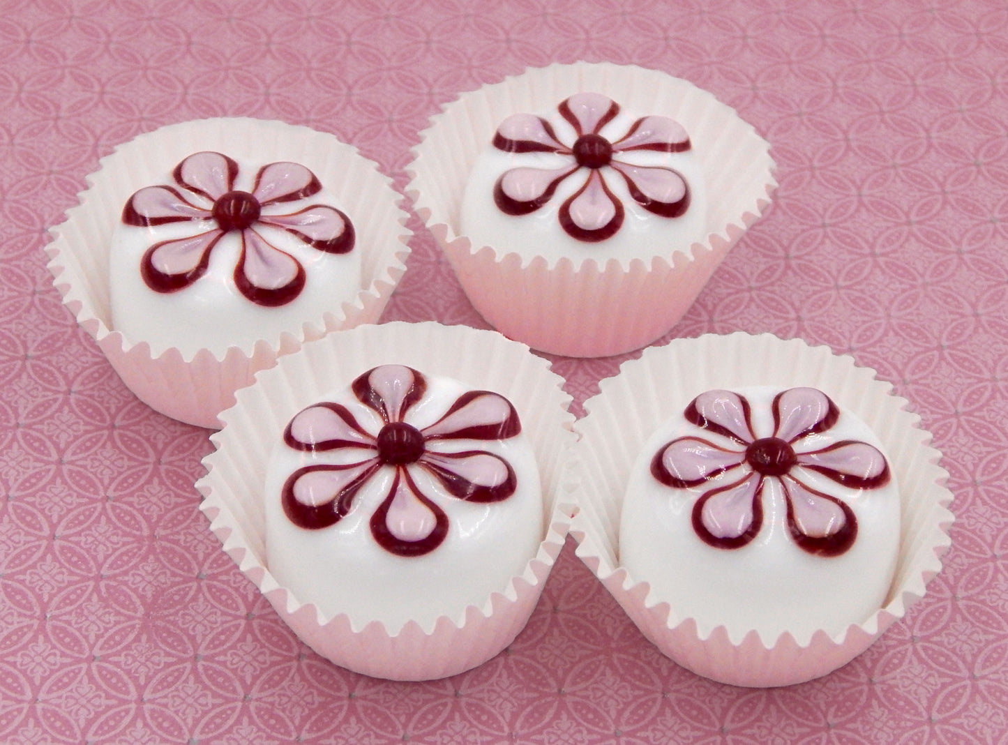 White Chocolate with Pansy Design (15-032WHS)