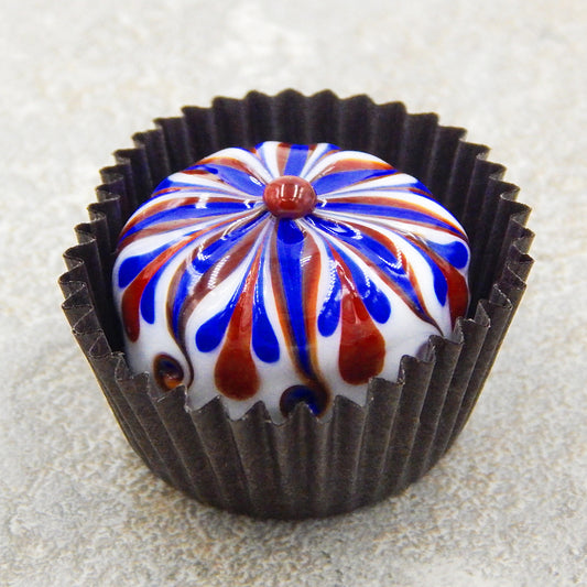 White Chocolate Treat with Patriotic Starflower Design (15-071WHE)