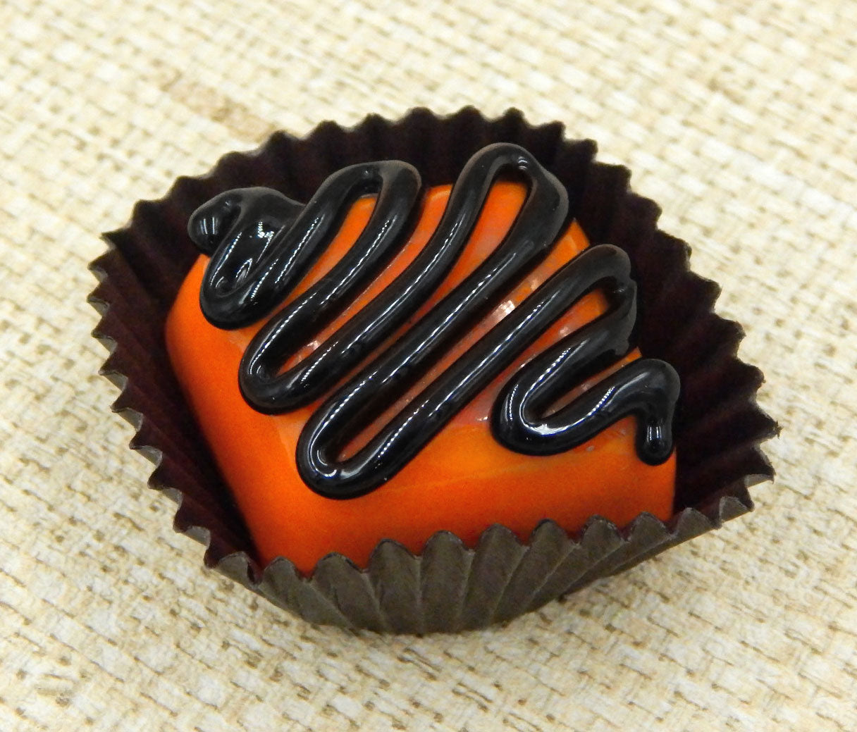 Orange Chocolate with Ribbon of Licorice (16-012OK)