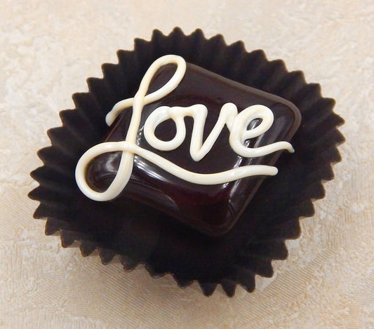 Chocolate & Vanilla "Love" Treat (17-012CV)