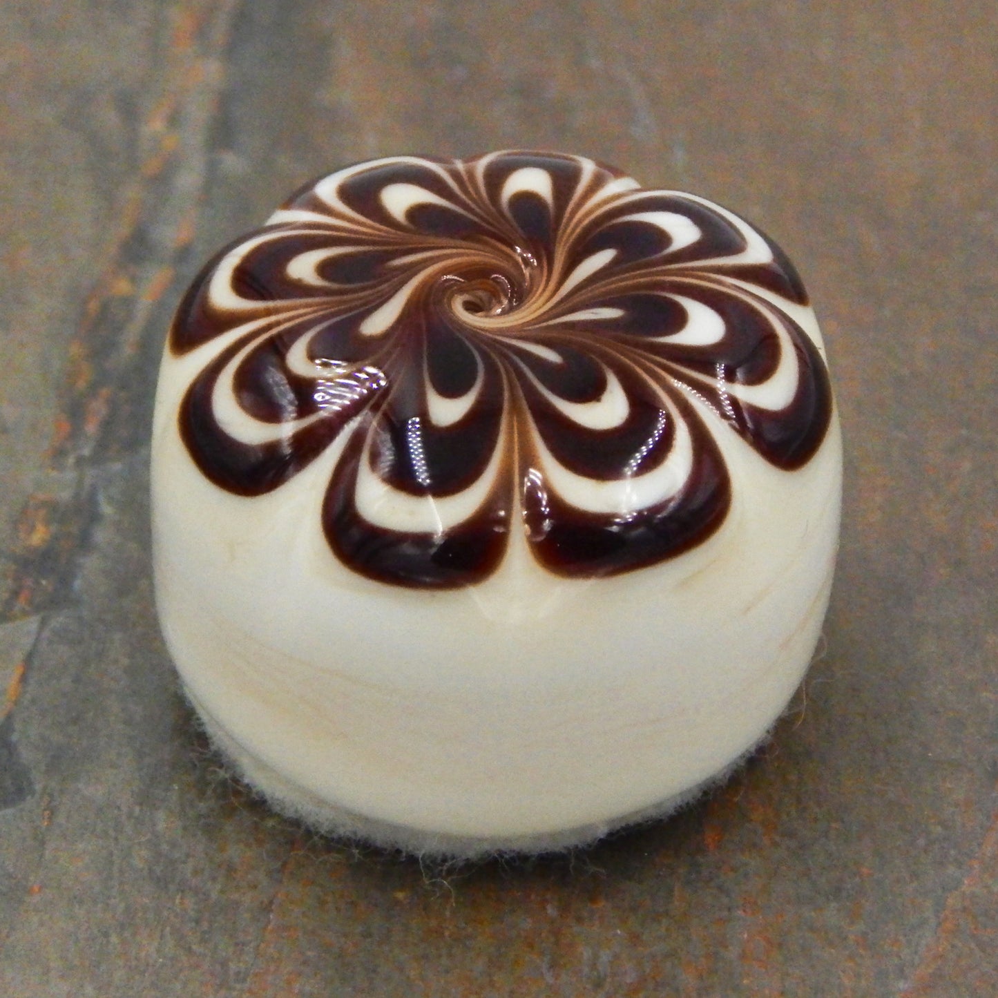 Vanilla Treat with Chocolate Design (18-021VC)