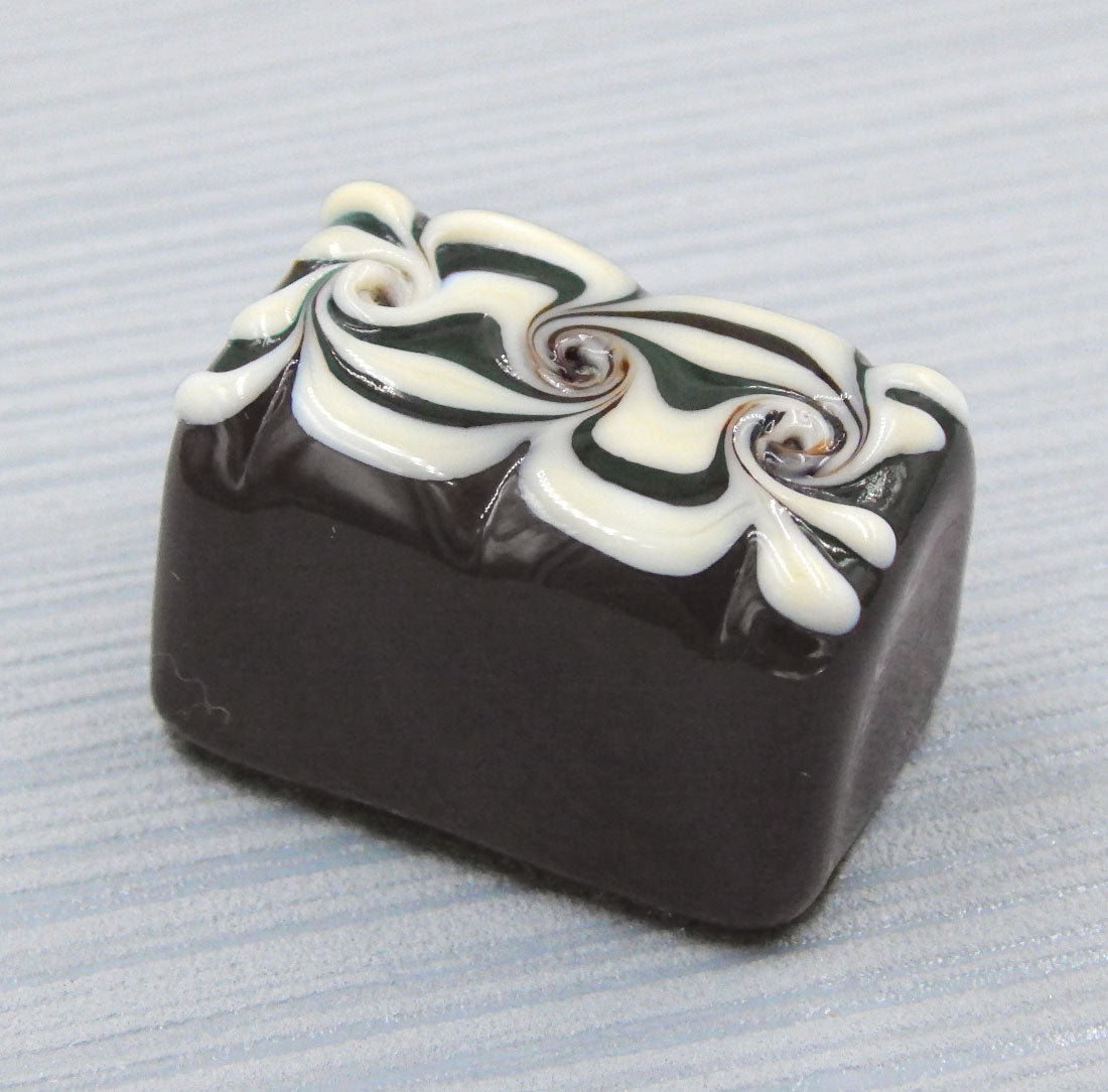 Chocolate/Vanilla Bar (18-023+)