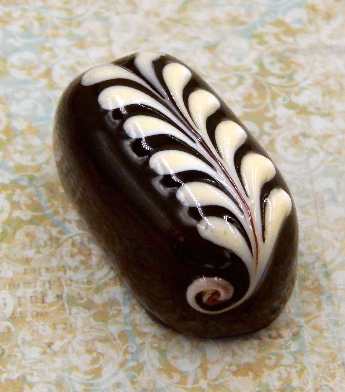 Glass Chocolate with Vanilla Feather Design (18-036CV)