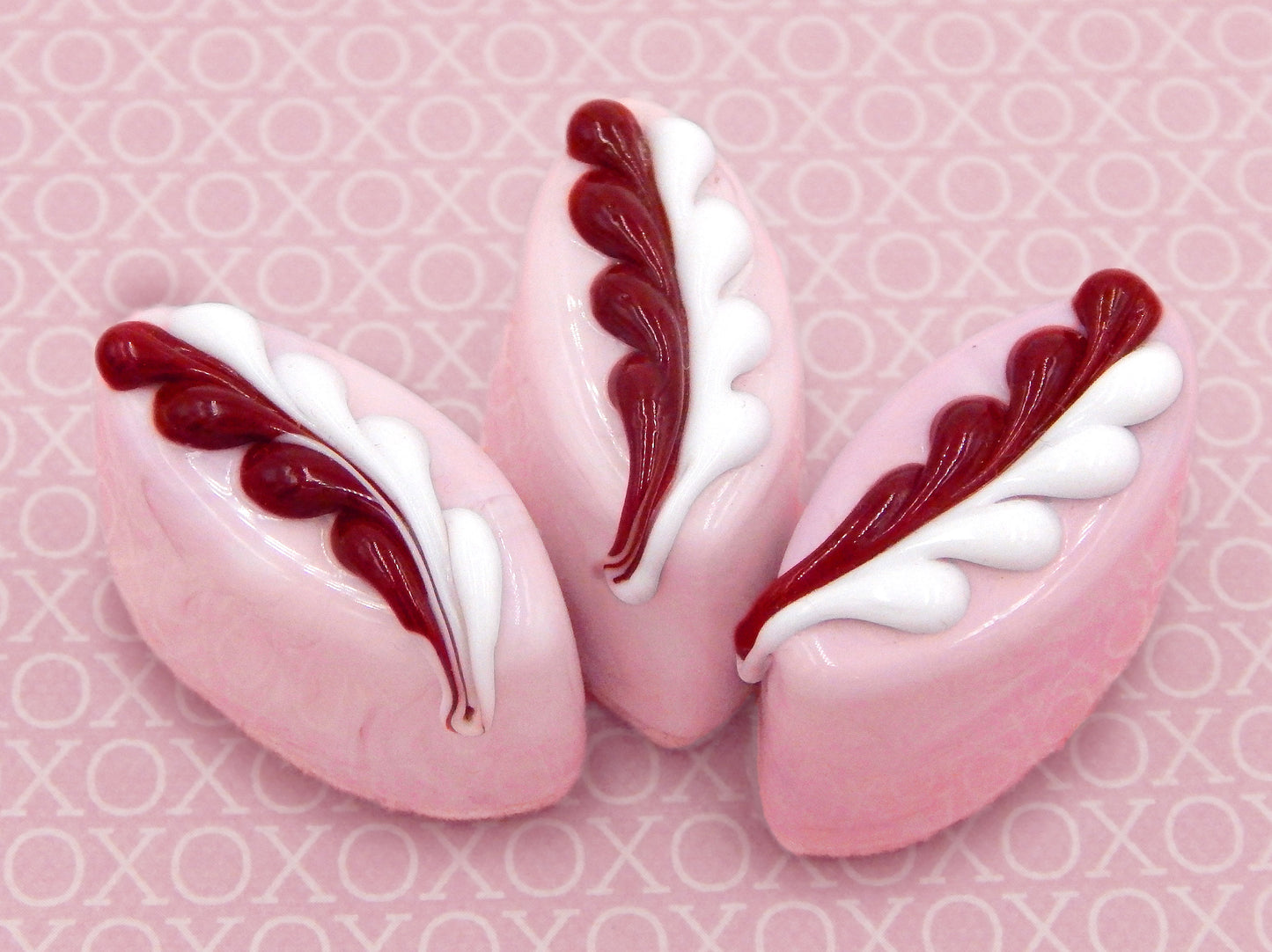 Cherry, Strawberry & White Fern Treat (18-049+)