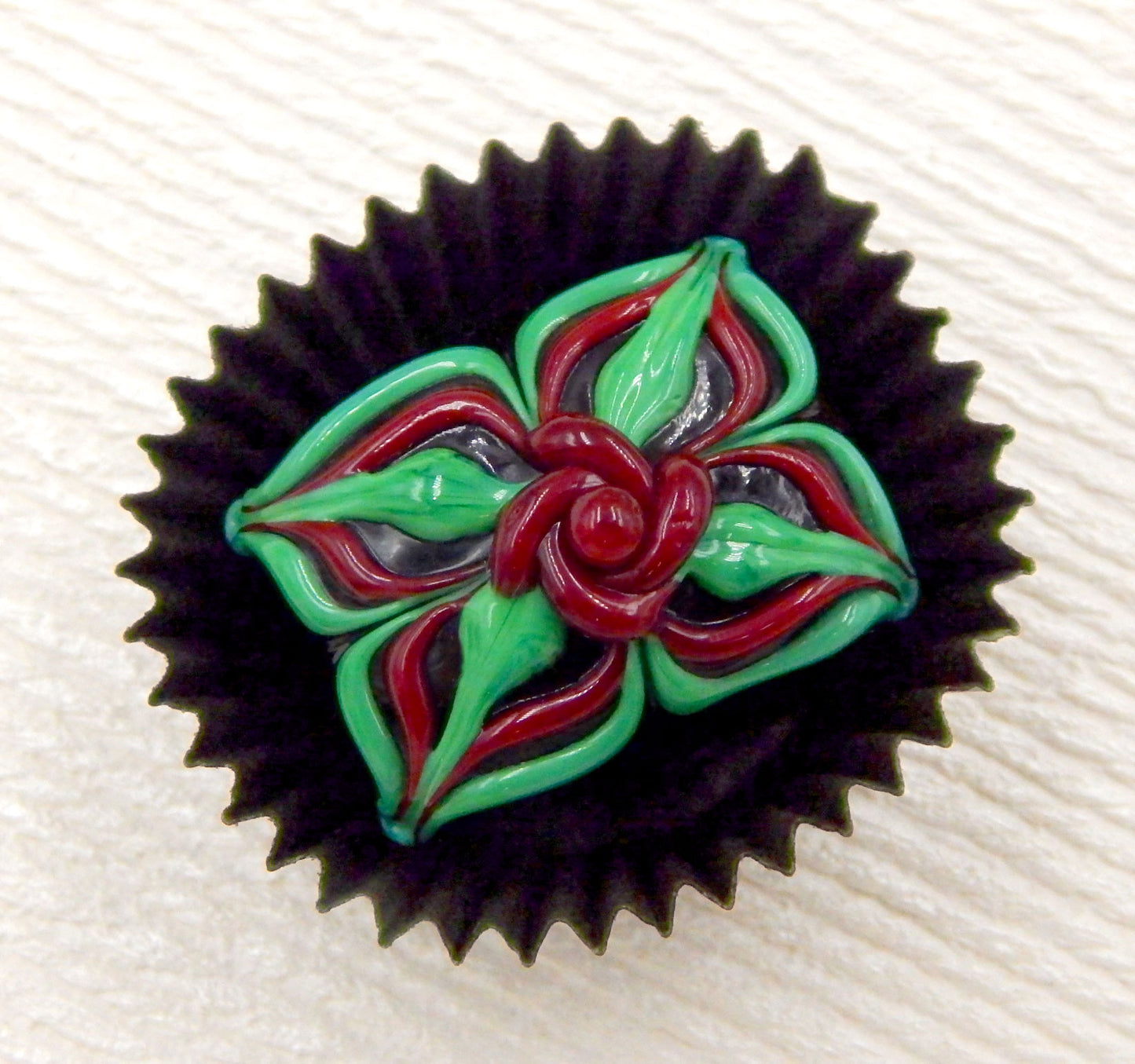 Cherry & Wintergreen Christmas Chocolate Treat (18-058+)
