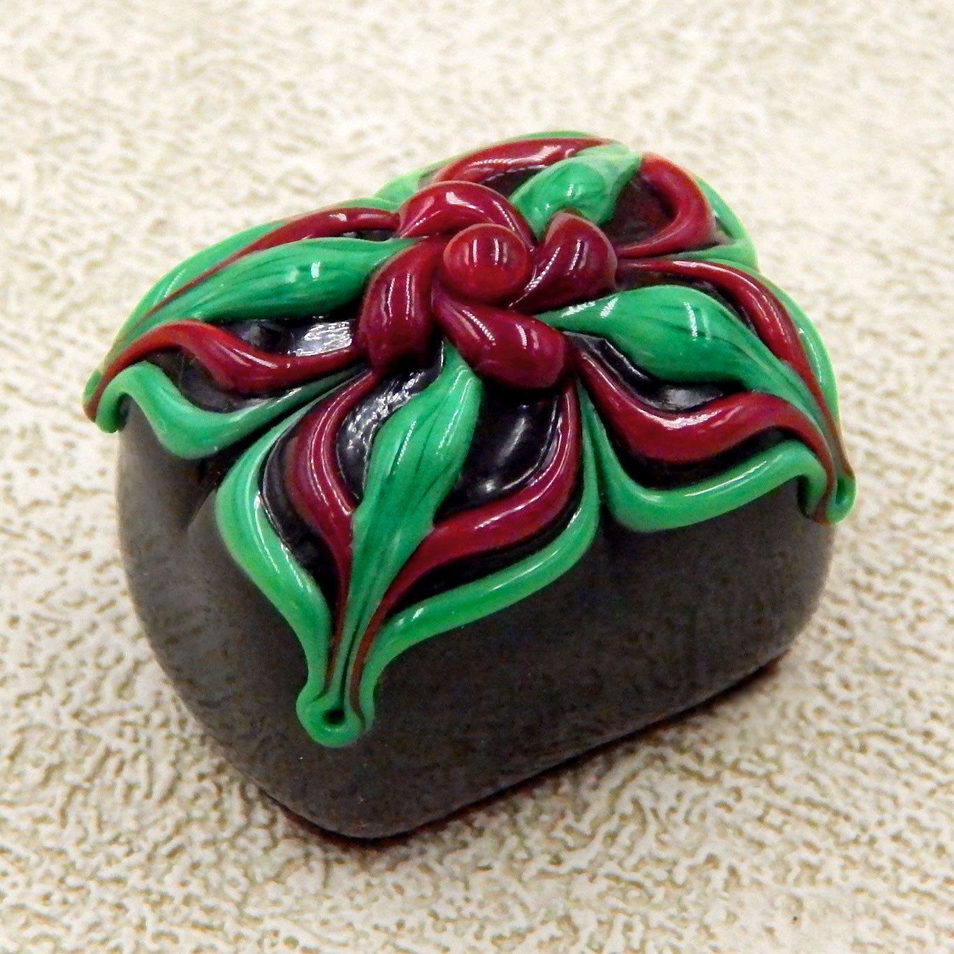 Cherry & Wintergreen Christmas Chocolate Treat (18-058+)