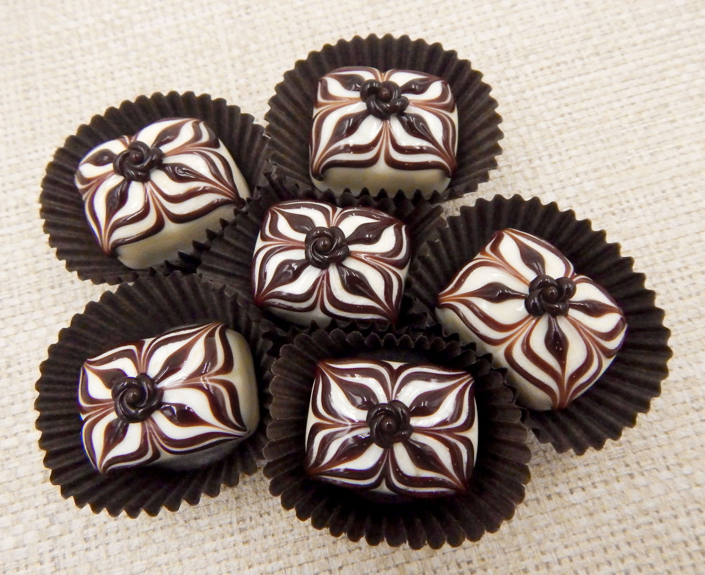 Vanilla & Chocolate Sweet Barrel Treat (18-058VC)