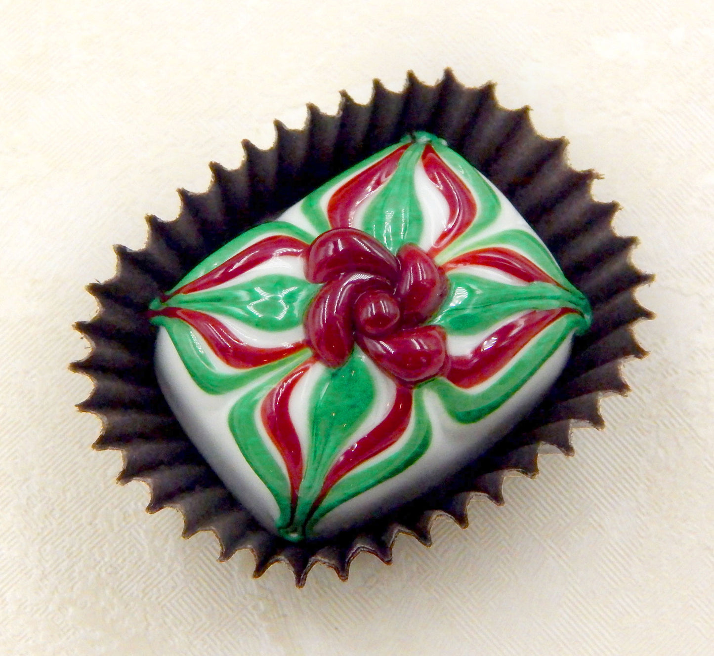 Cherry & Wintergreen Christmas Chocolate Treat (18-058+)