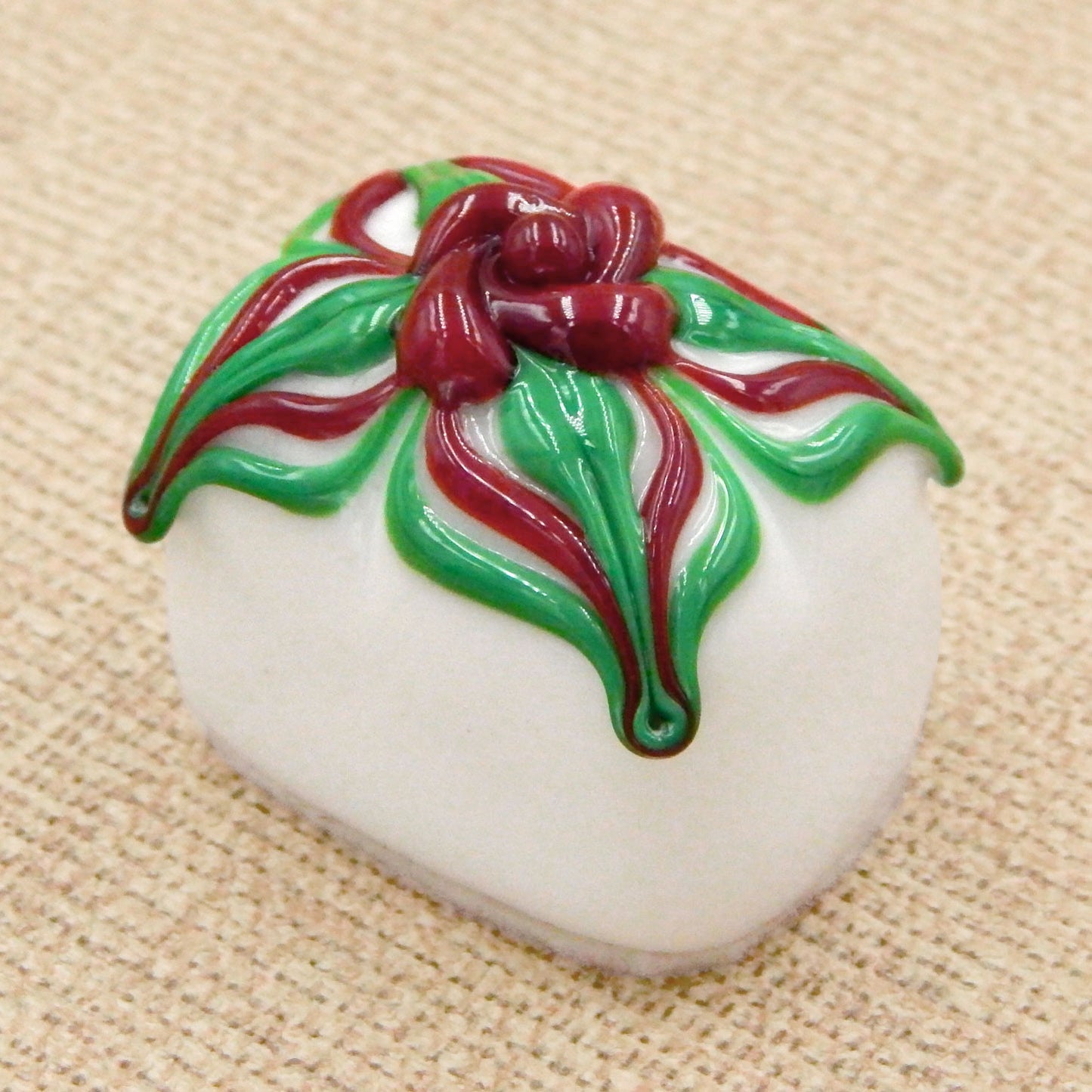 Cherry & Wintergreen Christmas Chocolate Treat (18-058+)