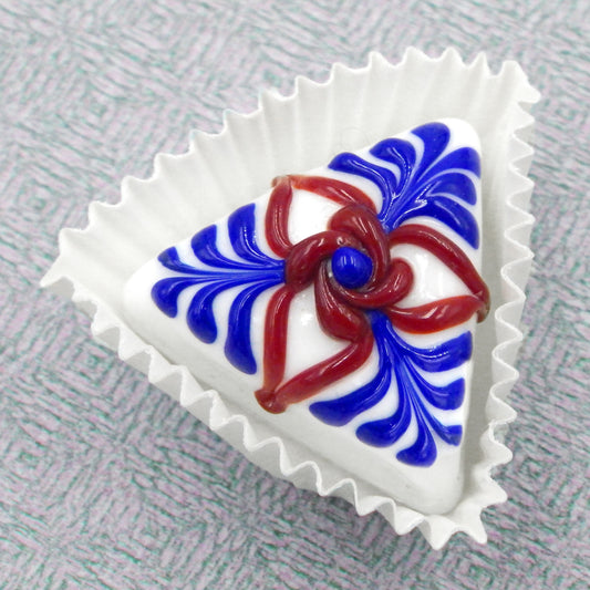 Patriotic Triangle Treat (18-085WEH)