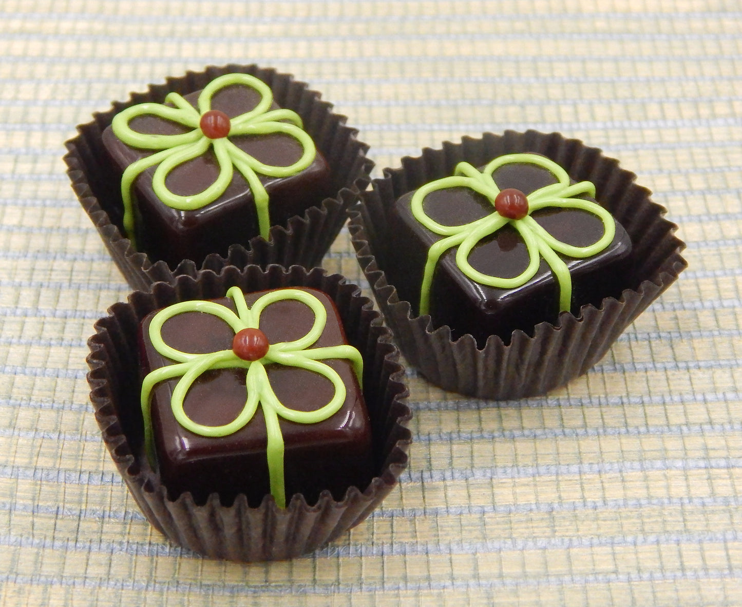 Chocolate Packages- Assorted Colors (19-044)