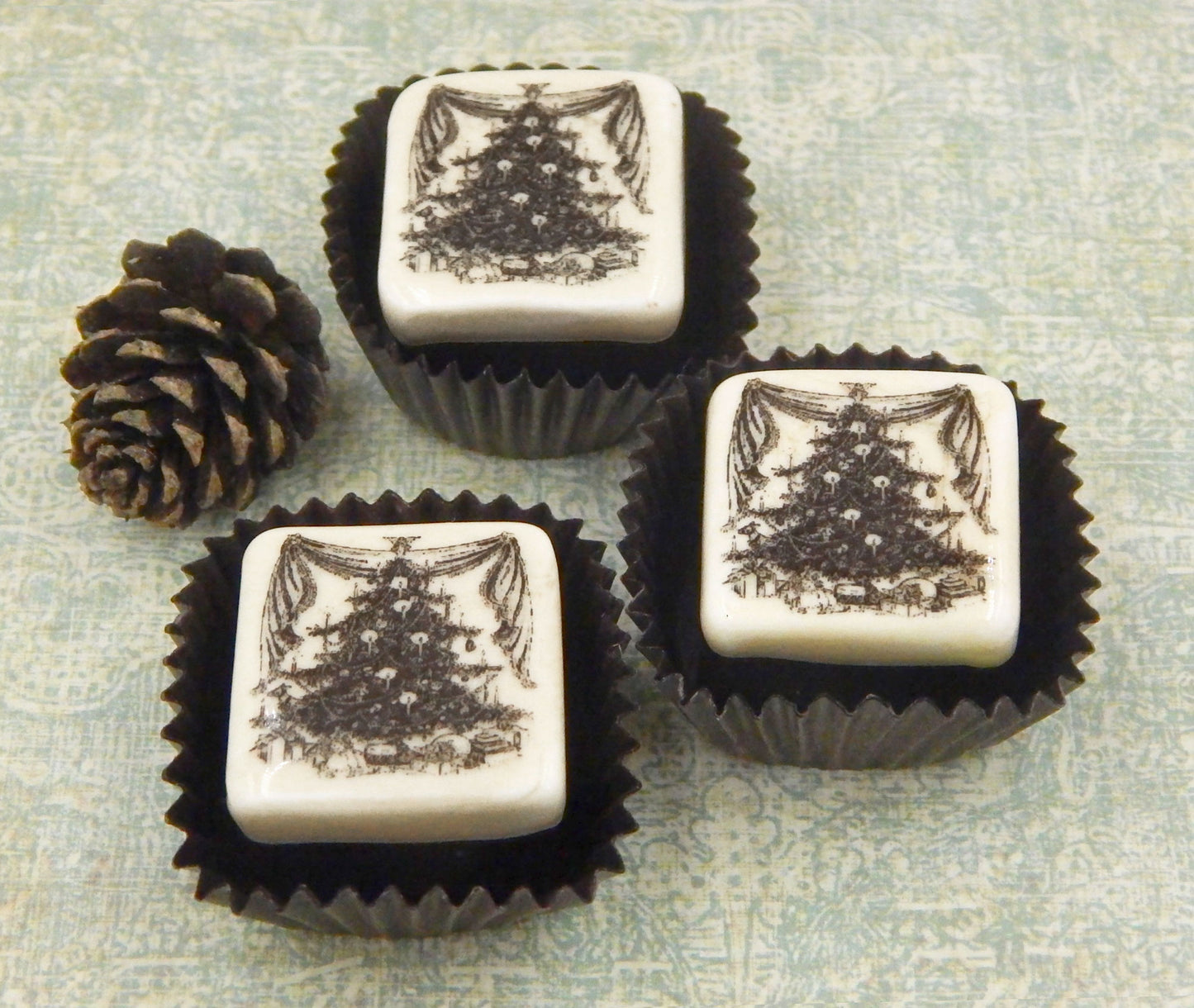 Art Glass Christmas Chocolate (20-600+)