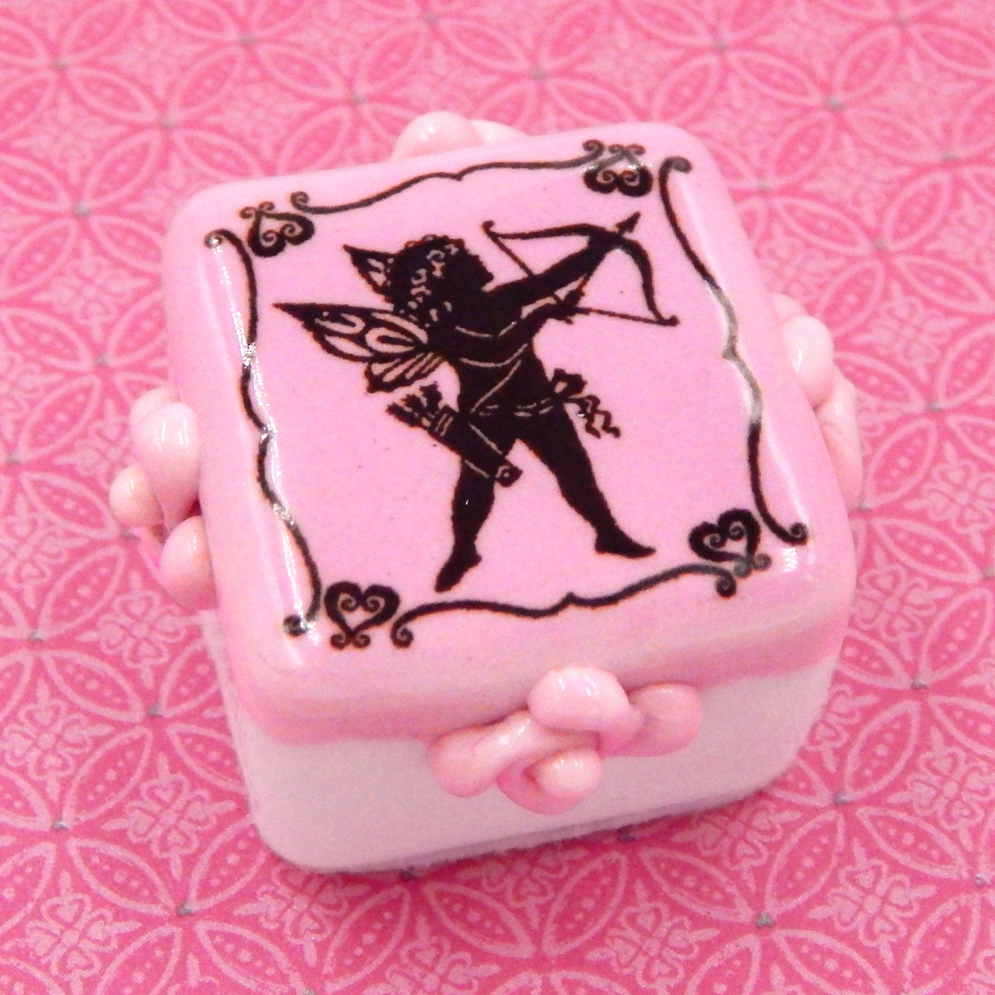 Box of 4 Valentine Glass Chocolates (BxR4-20800)