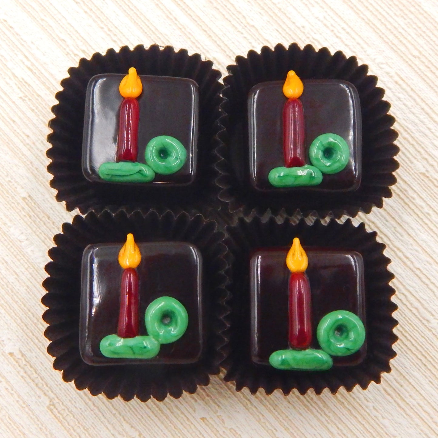 Christmas Candle Chocolate (22-044+)