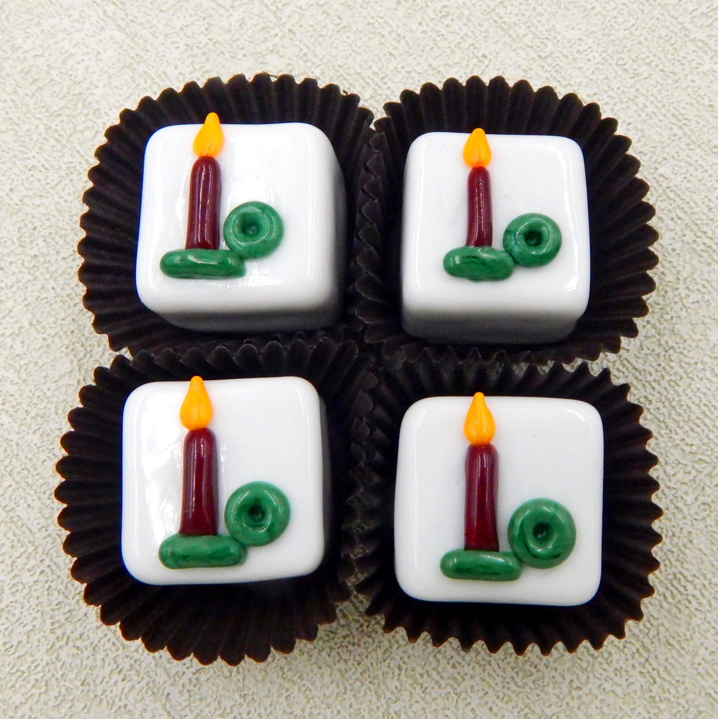 Christmas Candle Chocolate (22-044+)