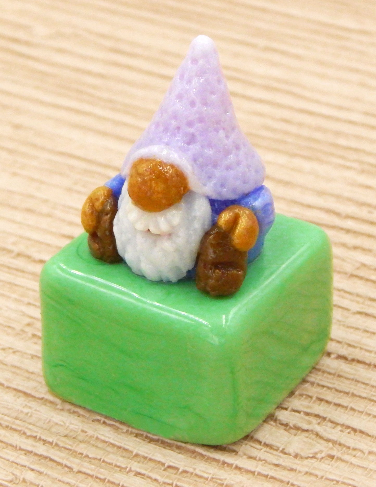 Gnome with Lavender Hat Petit Four (22-301M)
