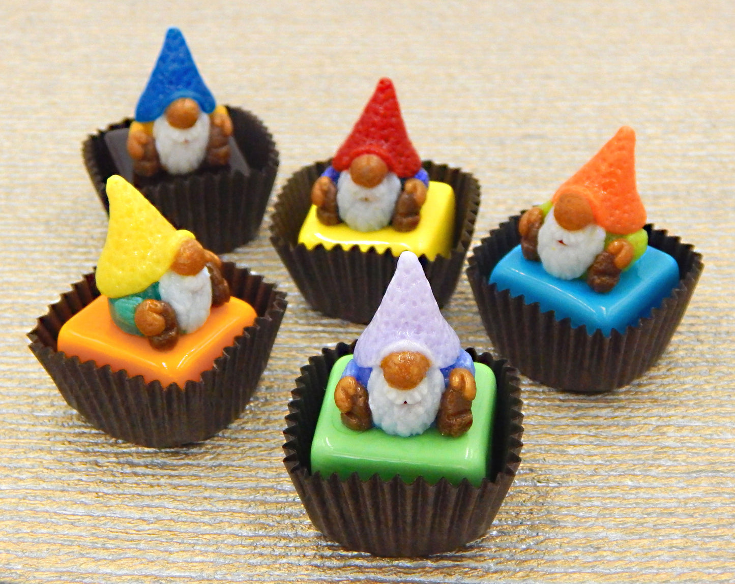 Gnome with Lavender Hat Petit Four (22-301M)