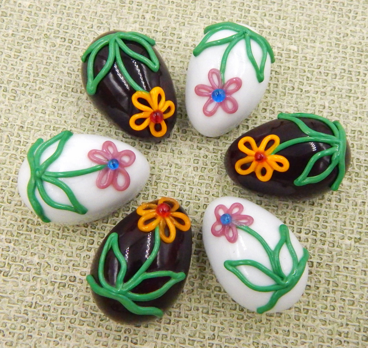 Decorated Easter Egg Chocolate with Flower (24-039+)