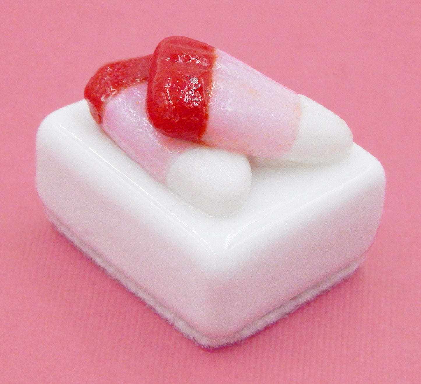 Valentine Candy Corn Collectible Art Glass Chocolate Treat (25-030WSH)