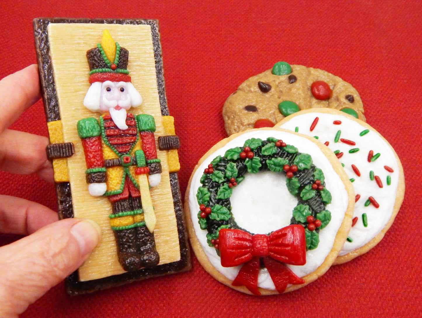 Nutcracker Swordsman Collectible Glass Christmas Cookie Treat (78-301)