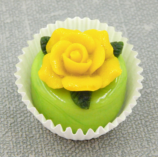 Yellow Rose on Pistachio (81-103P)