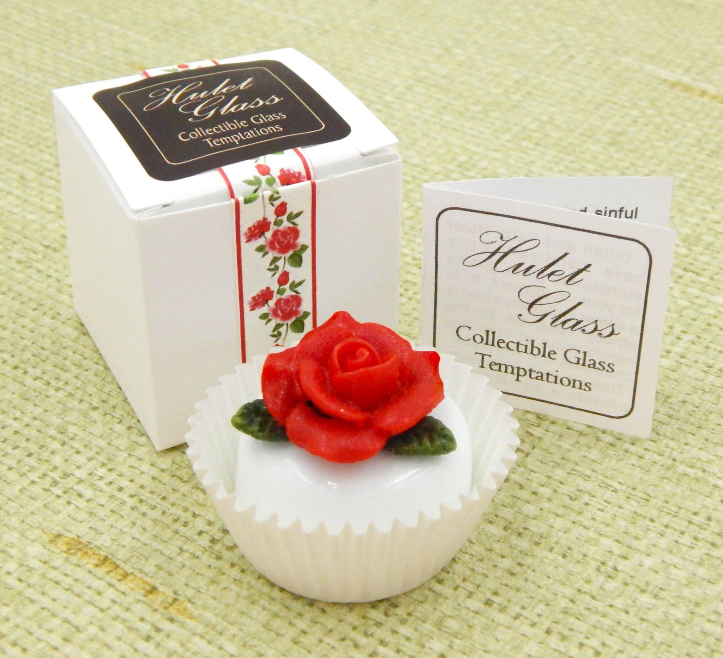 Red Rose on White Chocolate (81-104W)