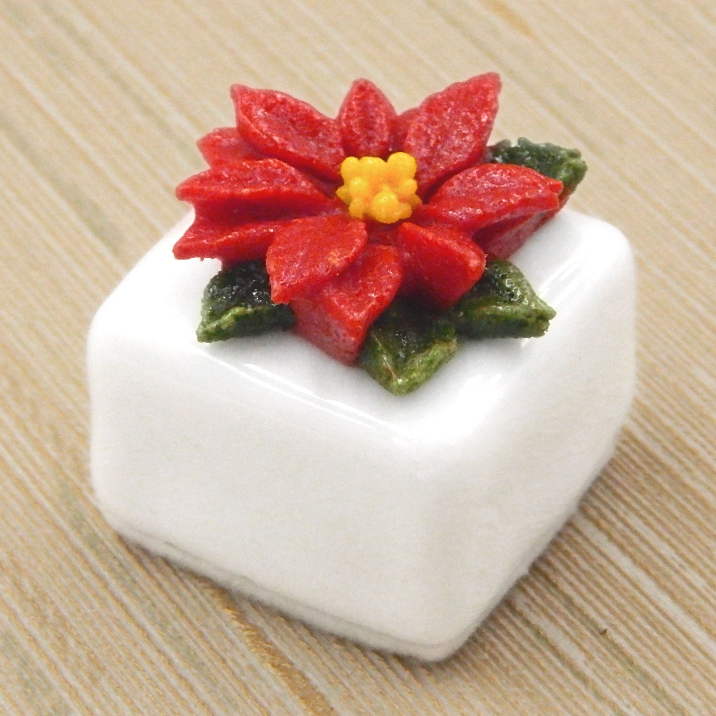 Christmas Poinsettia on White Chocolate (81-121W)