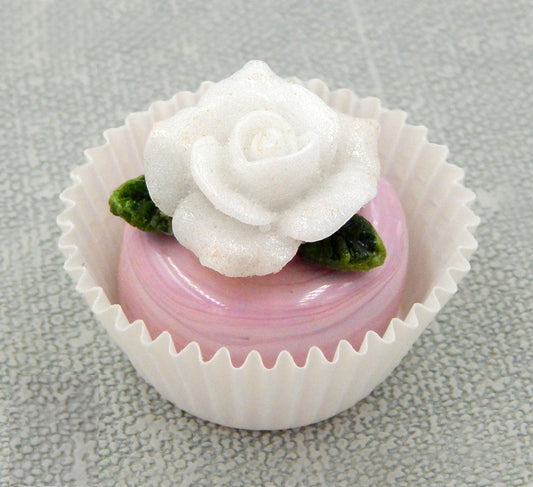 White Rose on Strawberry (81-122S)