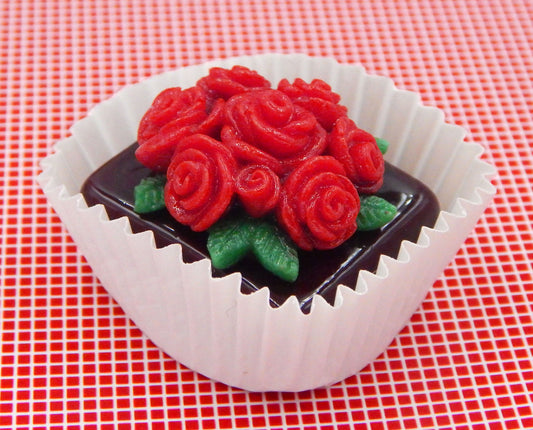 Red Rose Bouquet on Chocolate (81-124CH)
