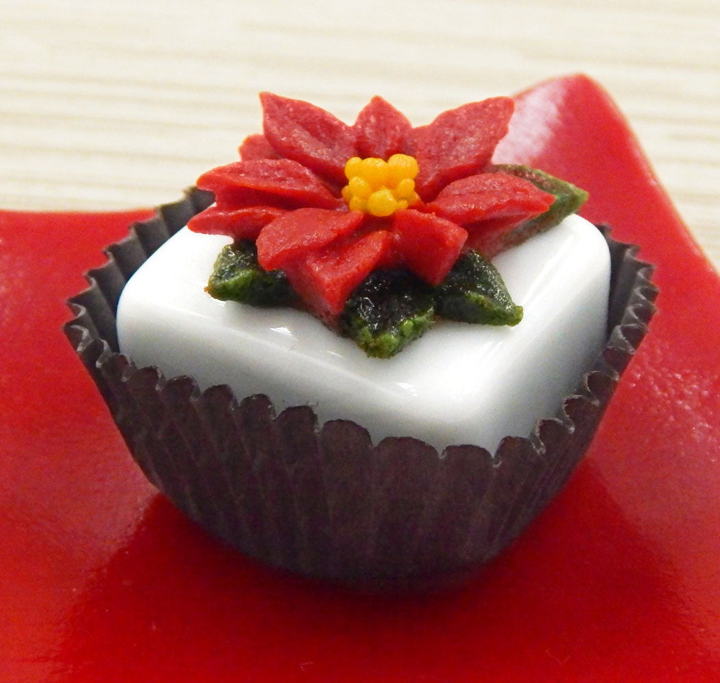 Christmas Poinsettia on White Chocolate (81-121W)