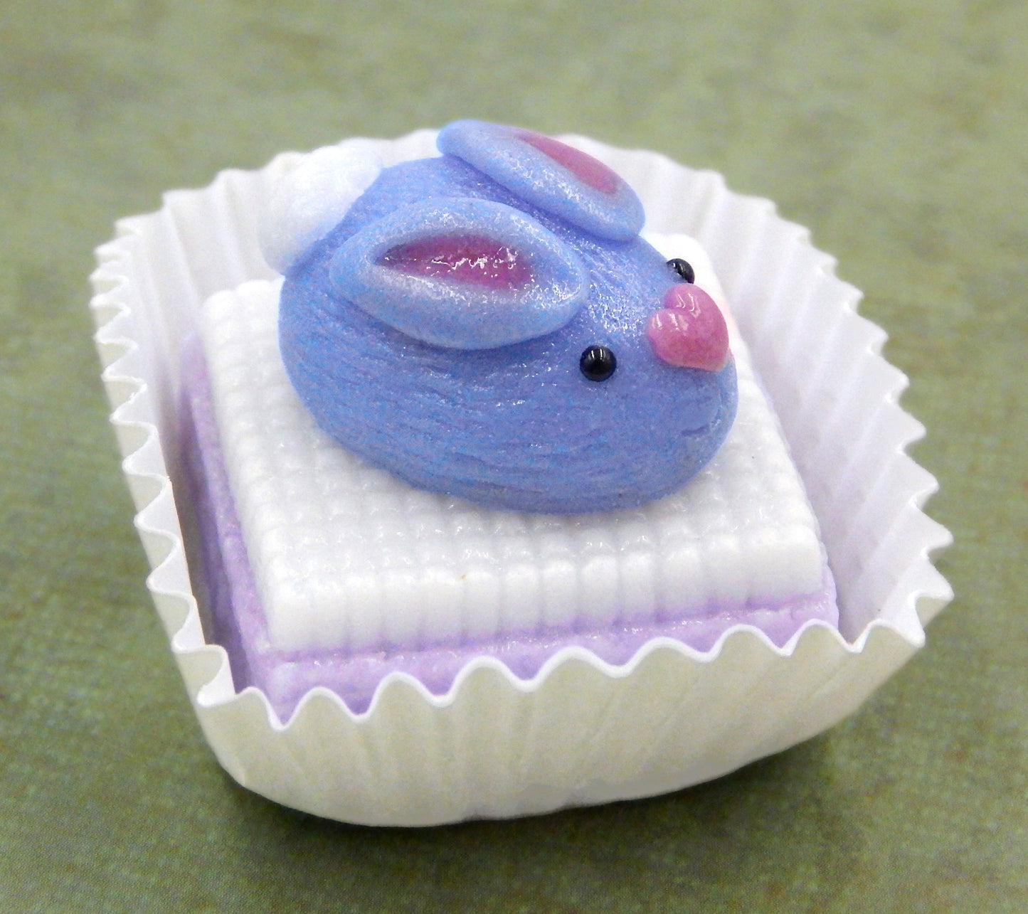 Bunny Rabbit on Petit Four (83-100+) - Assorted Colors