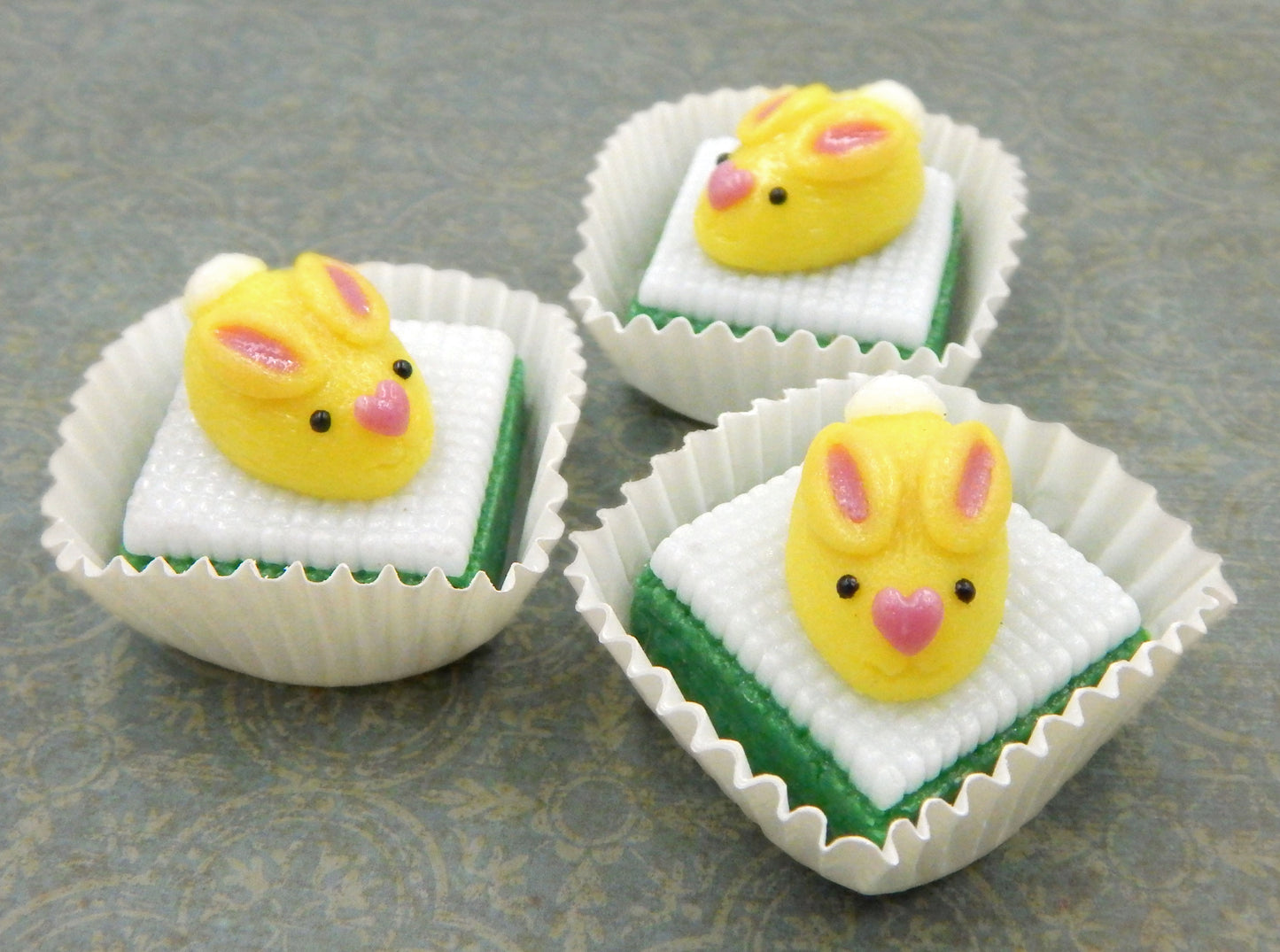Bunny Rabbit on Petit Four (83-100+) - Assorted Colors