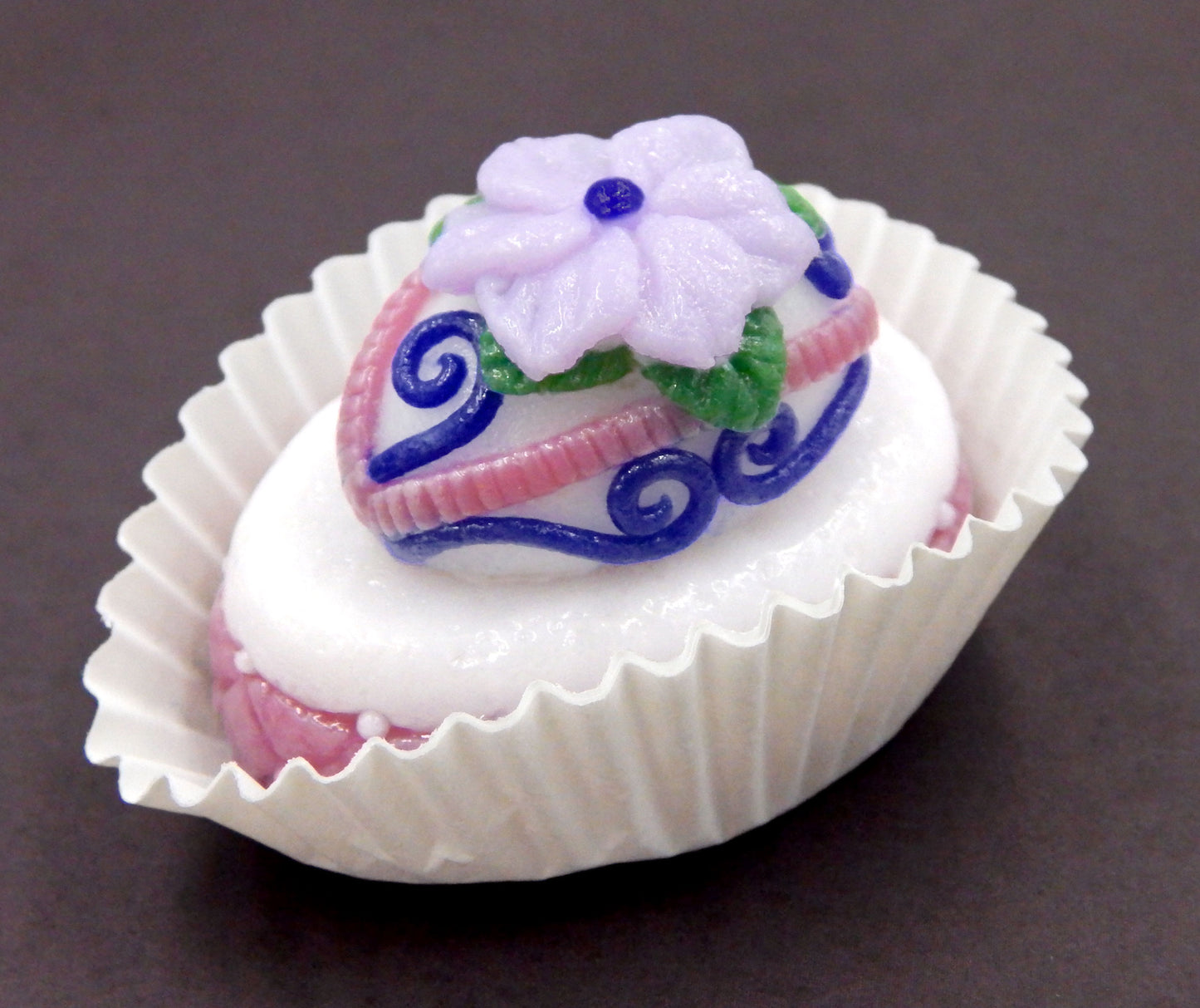 Easter Egg Petit Four with Flower (84-102)