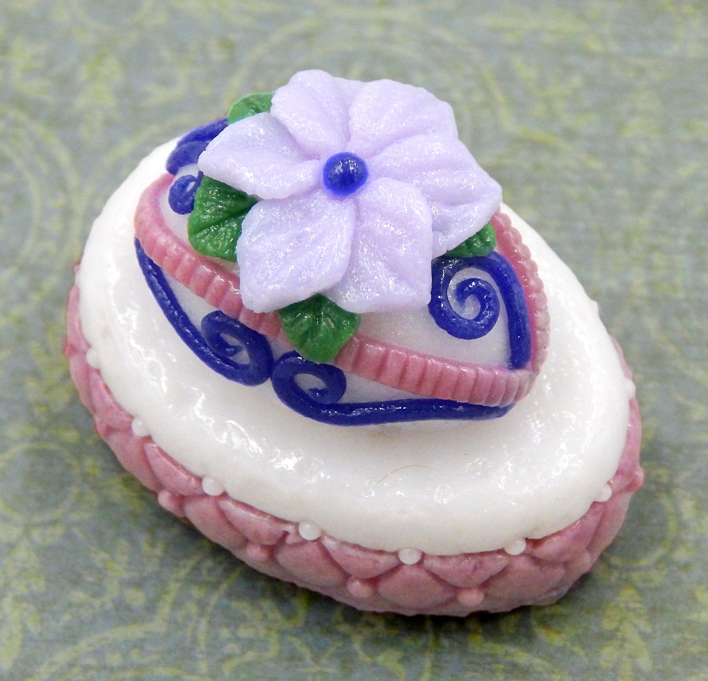 Easter Egg Petit Four with Flower (84-102)