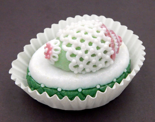 Easter Egg Petit Four with Lace (84-104)