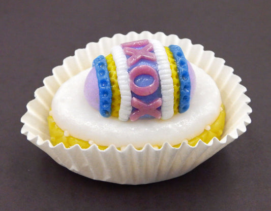 Easter Egg Petit Four with XOXO (84-105)