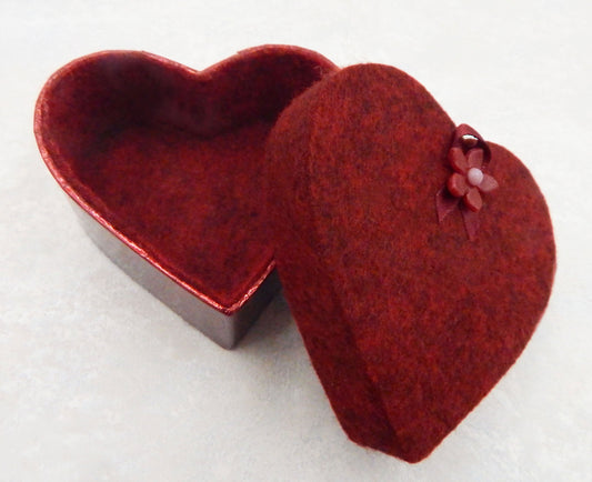 Empty Deep Red Heart Box for 3 Art Glass Chocolates (BxEHR3)