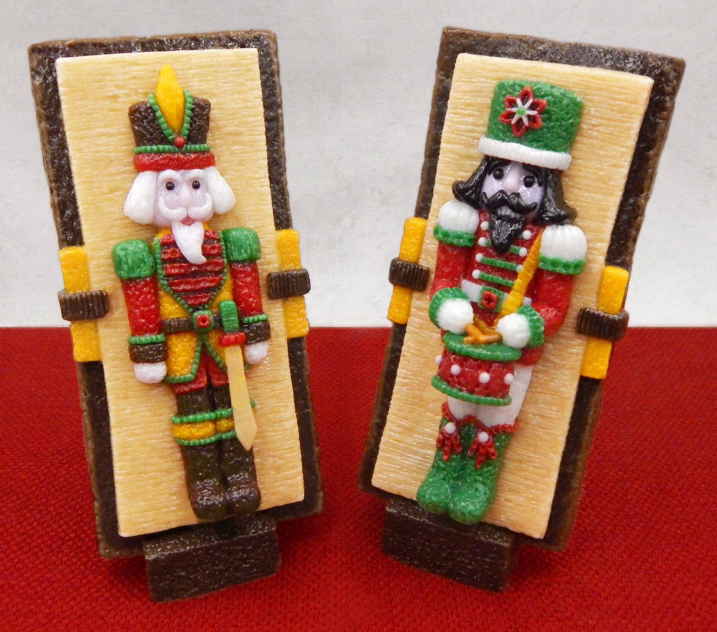 Nutcracker Swordsman Collectible Glass Christmas Cookie Treat (78-301)