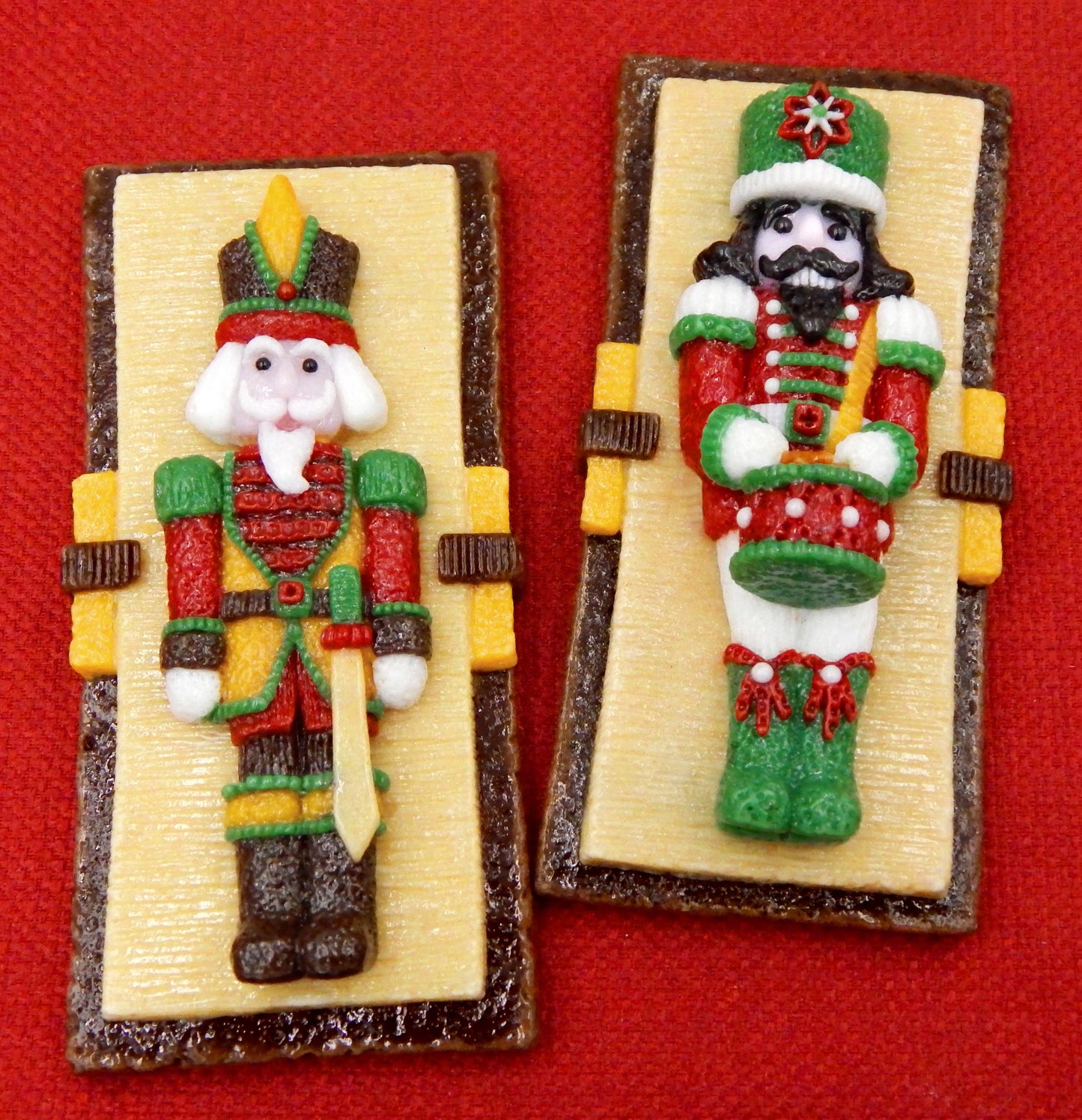Nutcracker Swordsman Collectible Glass Christmas Cookie Treat (78-301)