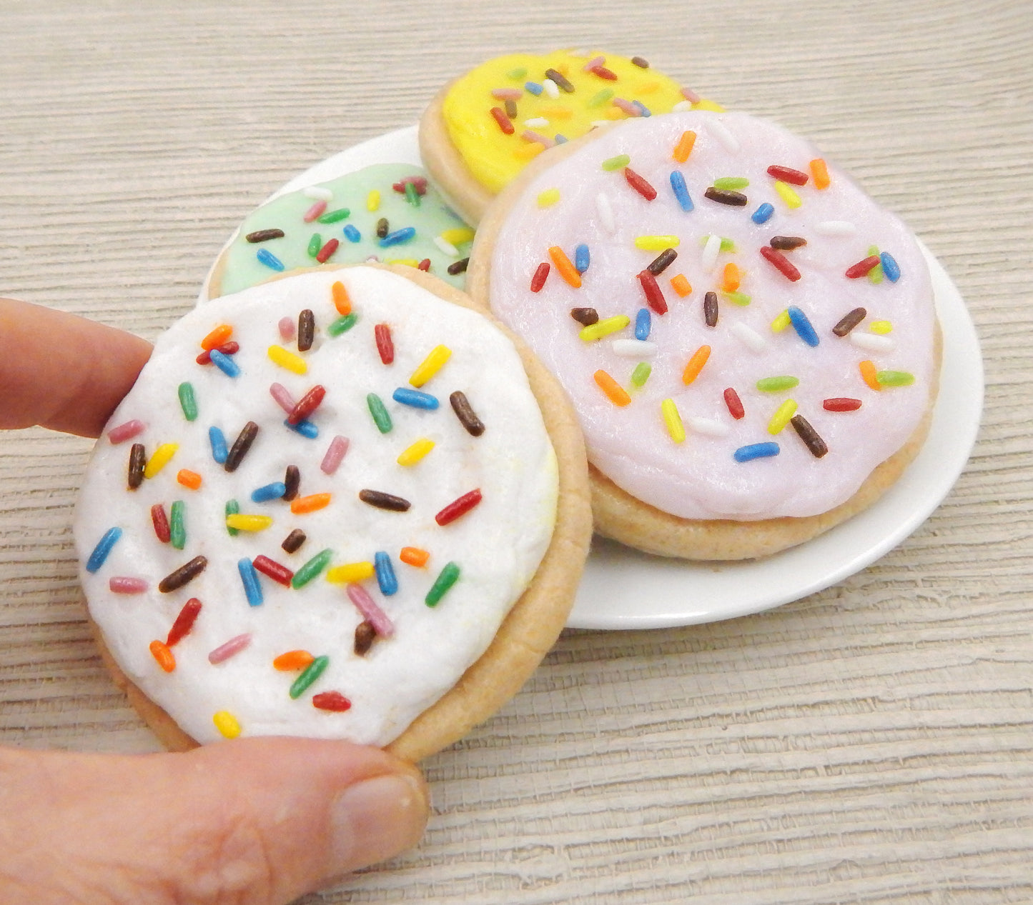 Mint Green Sugar Cookie with Sprinkles (76-103M)