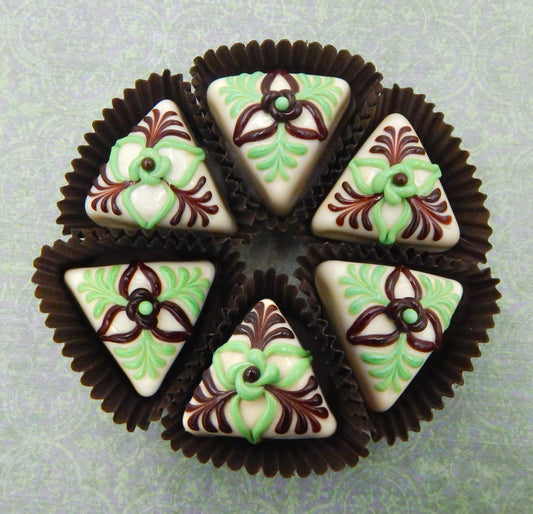 Vanilla, Chocolate & Mint Triangle Treat (18-085+)