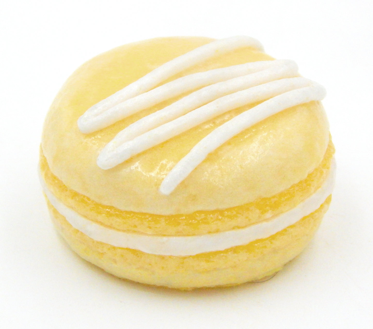 Banana Rum Macaron (MAC11-010+)