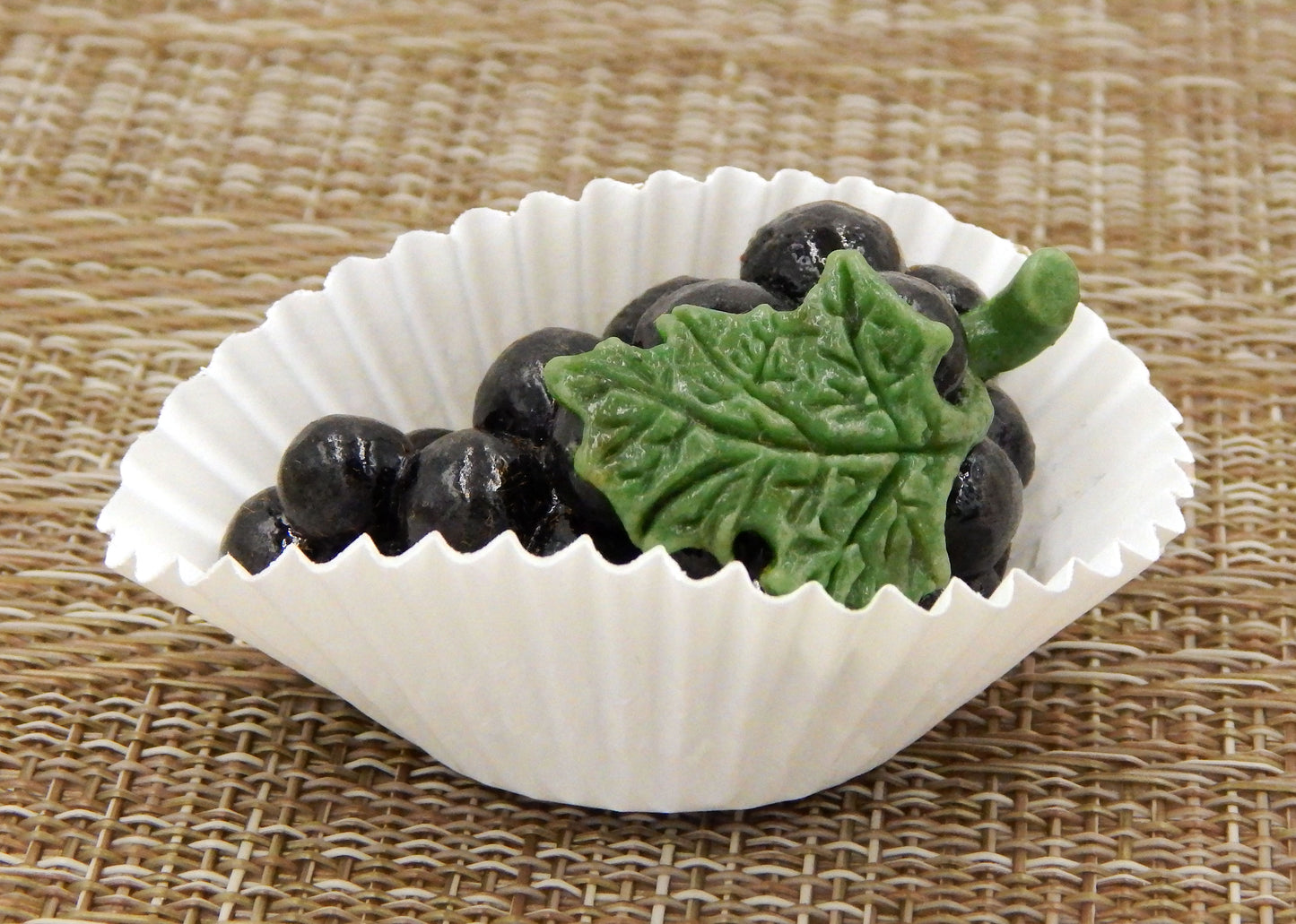 Black Grapes (MP14-031)